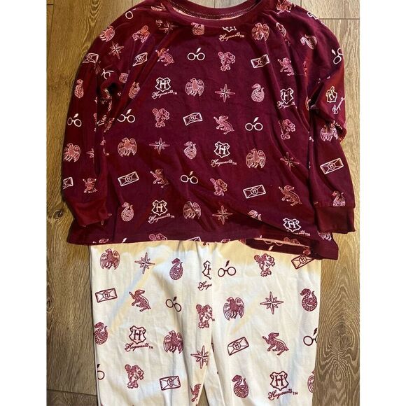 Harry Potter Women’s Size XL Pajama Set Red White Allover Print Velour 2 Piece - Picture 5 of 11